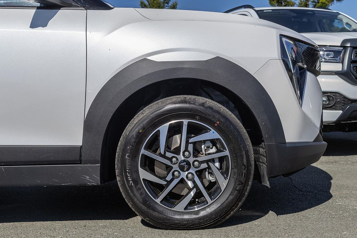 2025 Mahindra XUV3XO AX5L