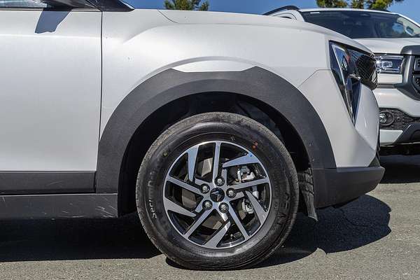 2025 Mahindra XUV3XO AX5L