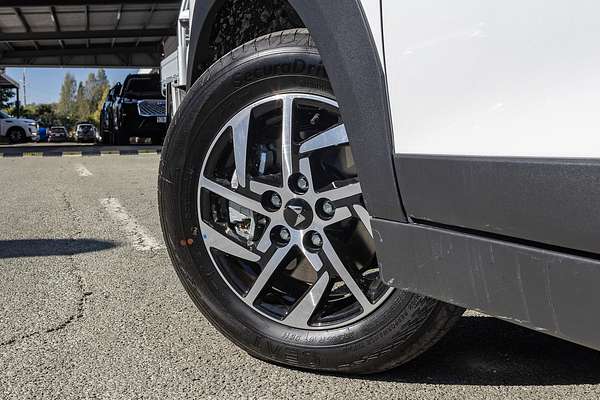 2025 Mahindra XUV3XO AX5L