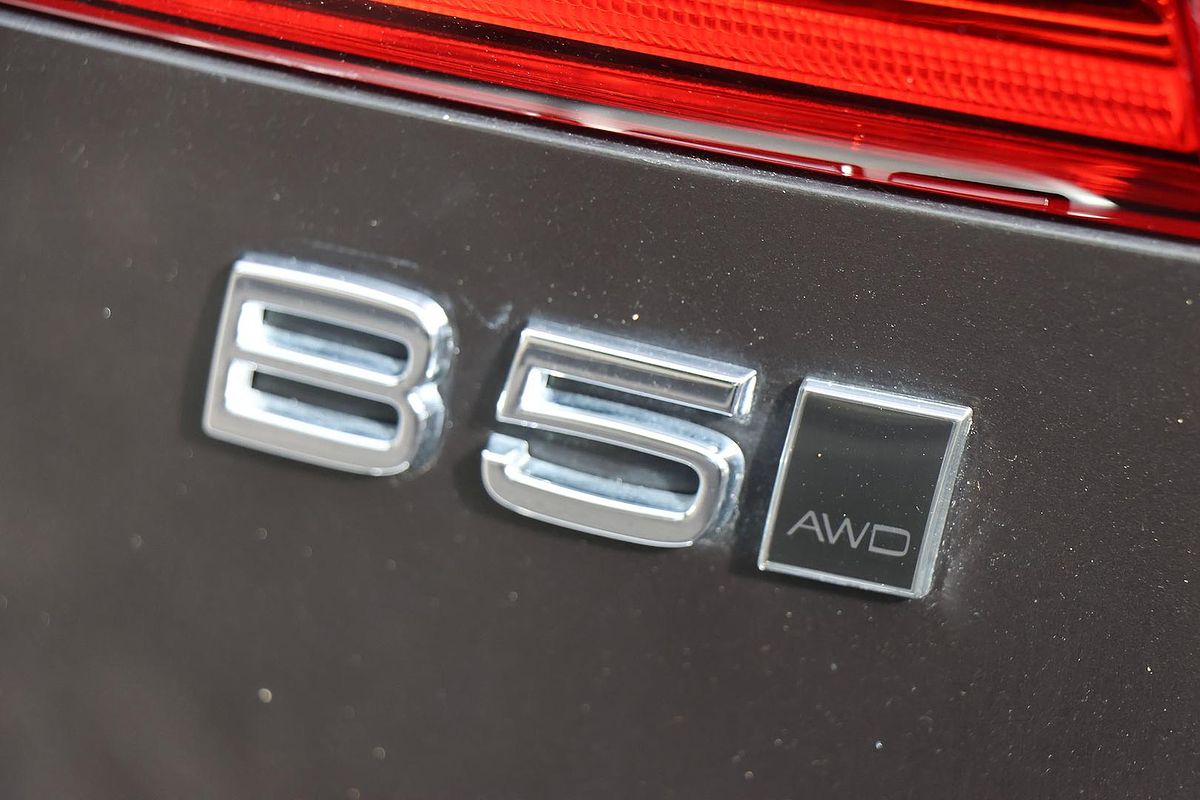 2021 Volvo XC60 B5 Inscription