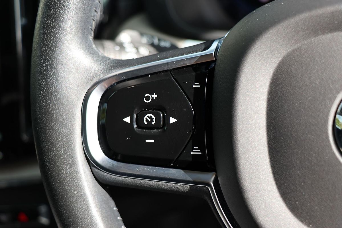 2021 Volvo XC60 B5 Inscription
