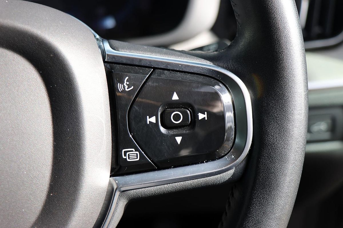 2021 Volvo XC60 B5 Inscription
