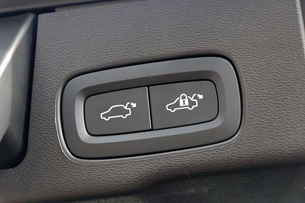 2021 Volvo XC60 B5 Inscription