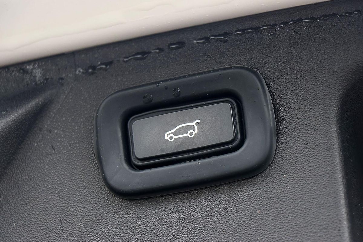 2019 Land Rover Discovery Sport P200 S L550