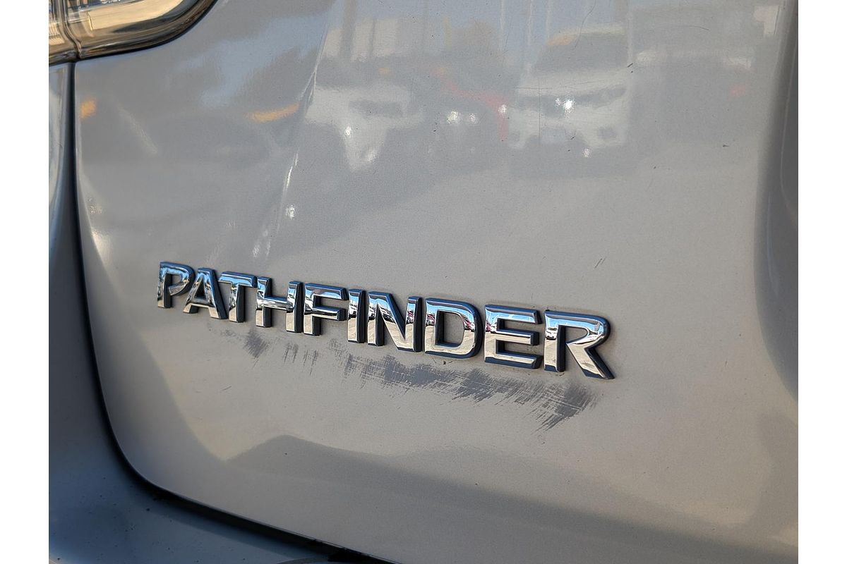 2015 Nissan Pathfinder Ti R52
