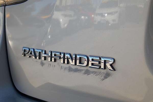 2015 Nissan Pathfinder Ti R52