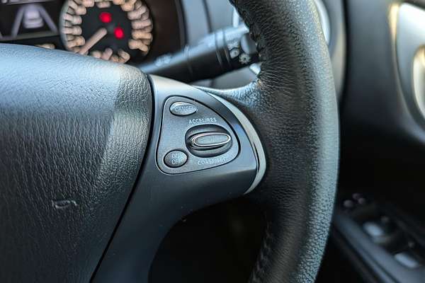 2015 Nissan Pathfinder Ti R52
