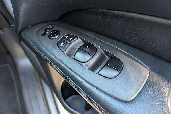 2015 Nissan Pathfinder Ti R52