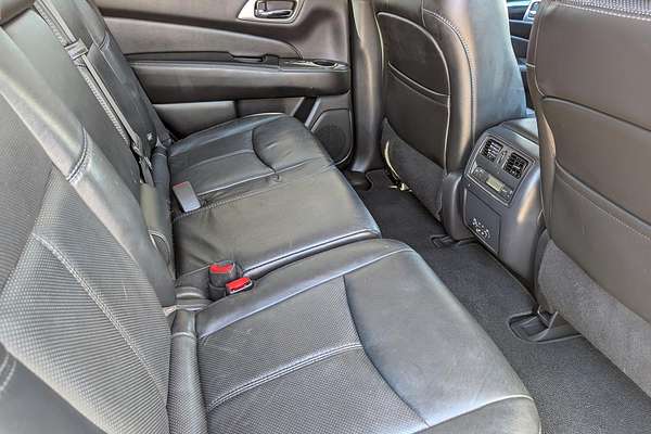 2015 Nissan Pathfinder Ti R52
