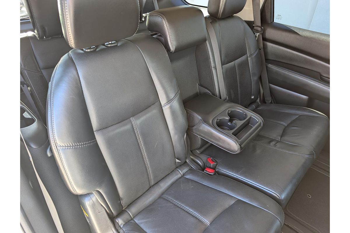 2015 Nissan Pathfinder Ti R52