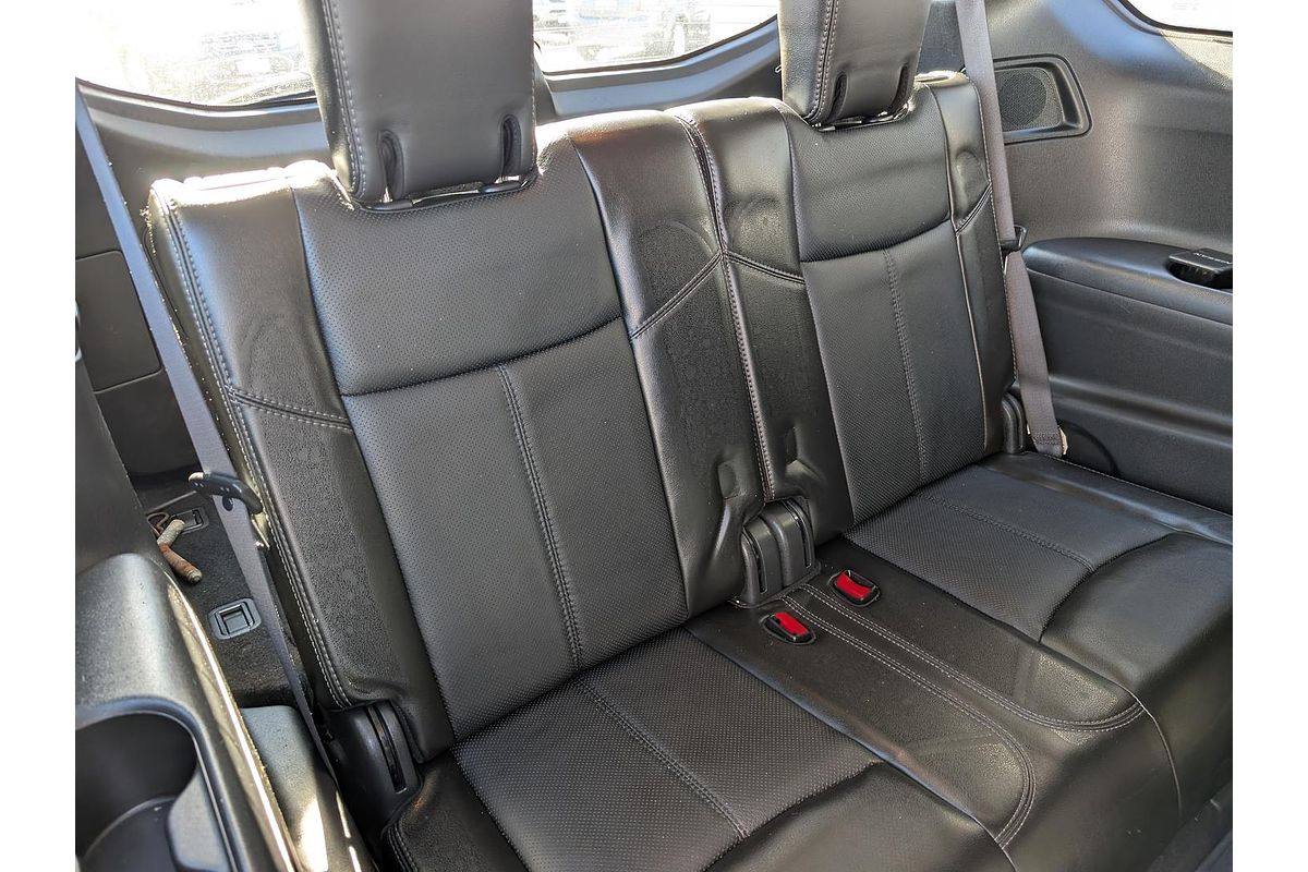 2015 Nissan Pathfinder Ti R52