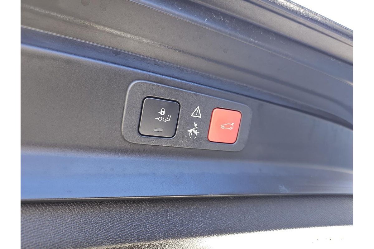 2018 Peugeot 5008 GT P87