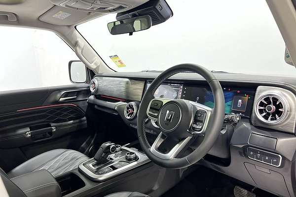 2025 GWM Tank 300 Lux P01