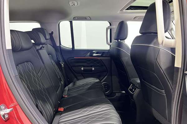 2025 GWM Tank 300 Lux P01