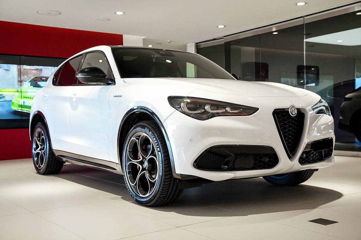 2023 Alfa Romeo Stelvio Veloce Series 4
