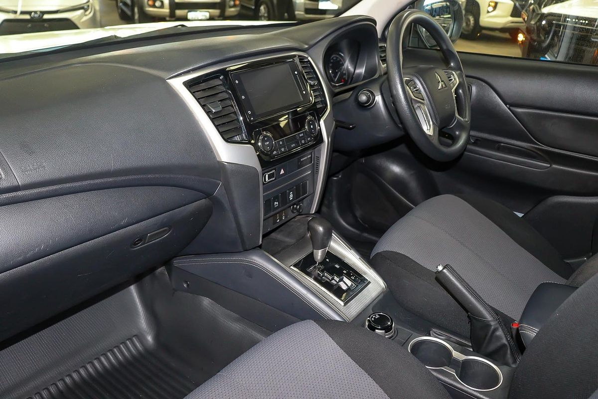 2022 Mitsubishi Triton GLX+ MR 4X4