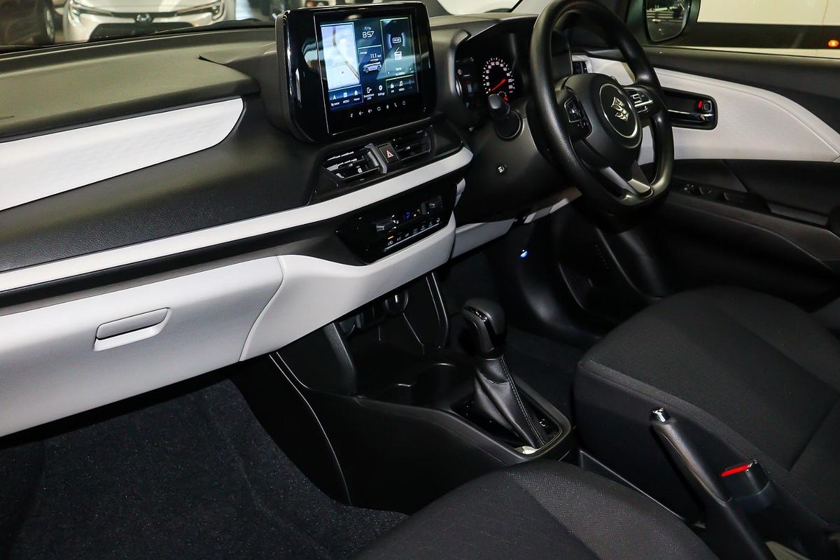 2024 Suzuki Swift Hybrid UZ
