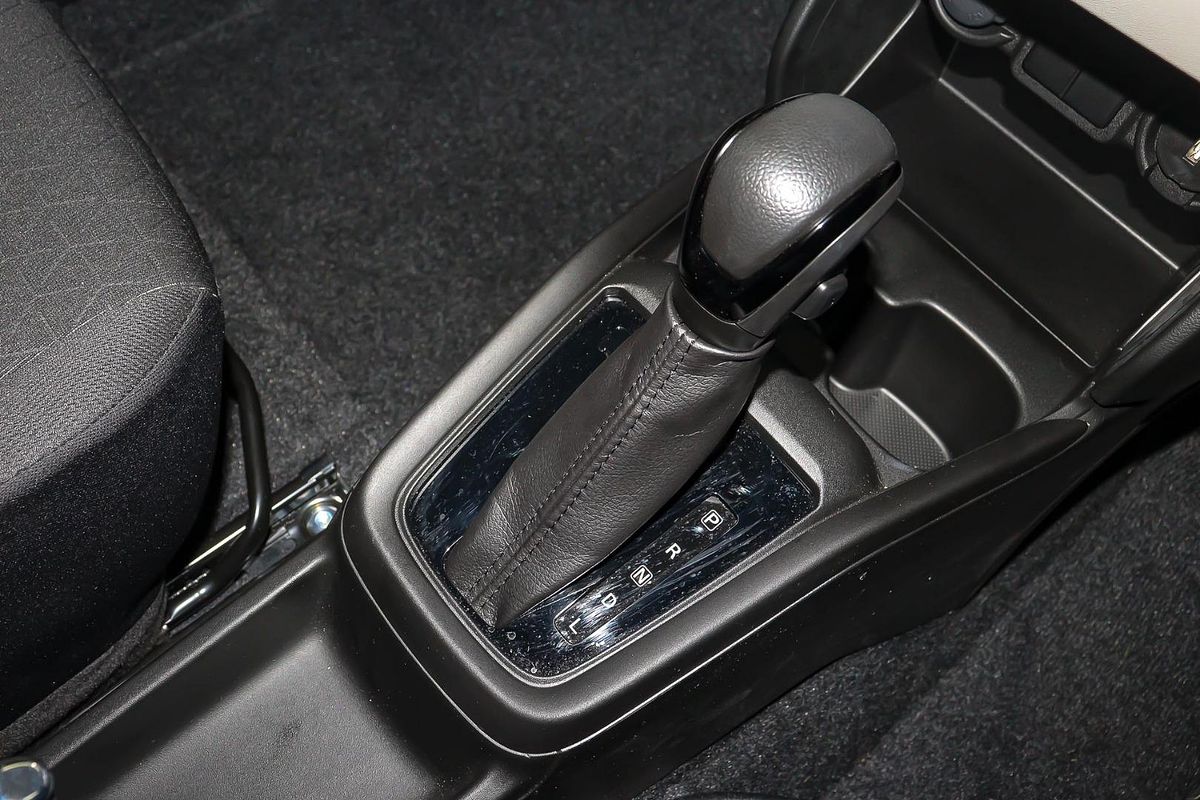 2024 Suzuki Swift Hybrid UZ