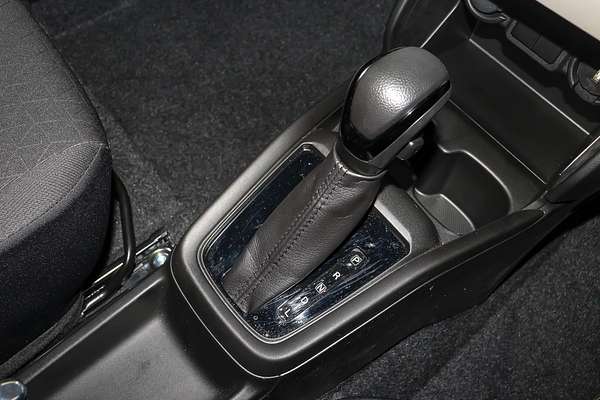 2024 Suzuki Swift Hybrid UZ