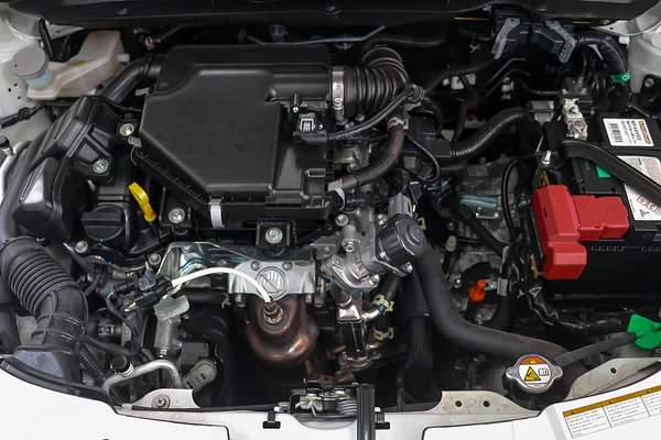 2024 Suzuki Swift Hybrid UZ