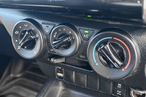 2020 Toyota Hilux SR GUN126R 4X4