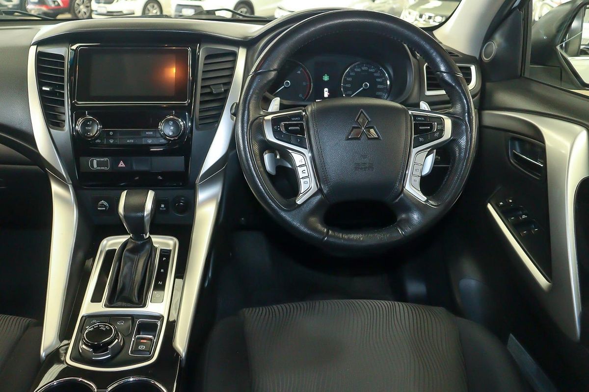 2017 Mitsubishi Pajero Sport GLX QE