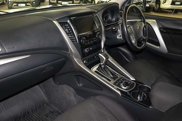 2017 Mitsubishi Pajero Sport GLX QE