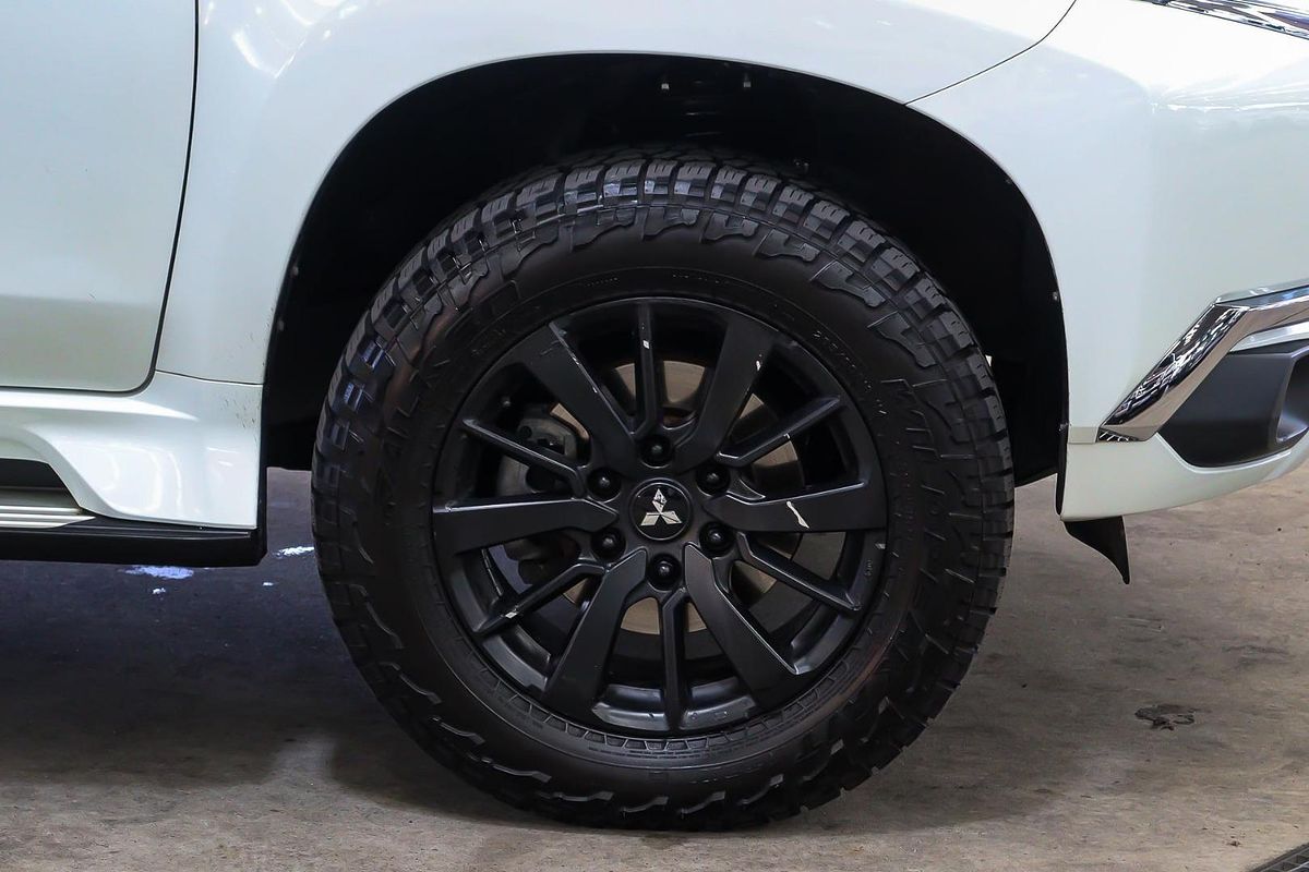 2017 Mitsubishi Pajero Sport GLX QE