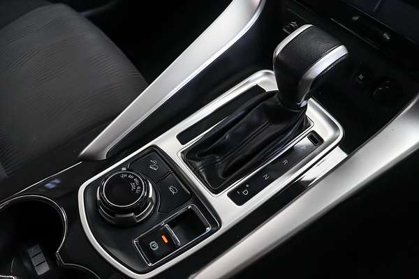 2017 Mitsubishi Pajero Sport GLX QE