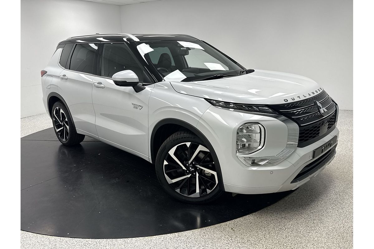 2022 Mitsubishi Outlander PHEV Exceed Tourer ZM