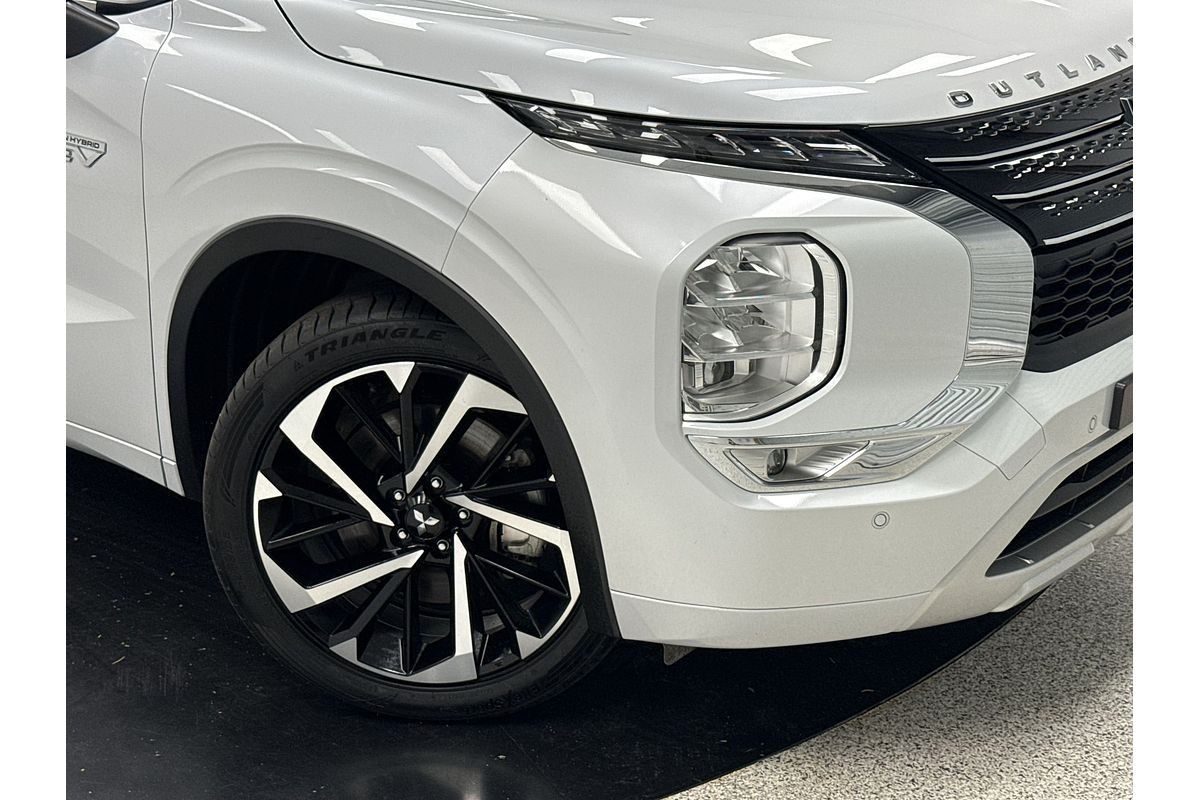 2022 Mitsubishi Outlander PHEV Exceed Tourer ZM