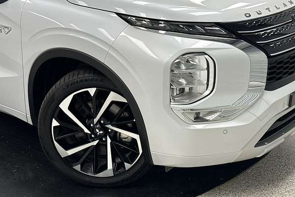 2022 Mitsubishi Outlander PHEV Exceed Tourer ZM