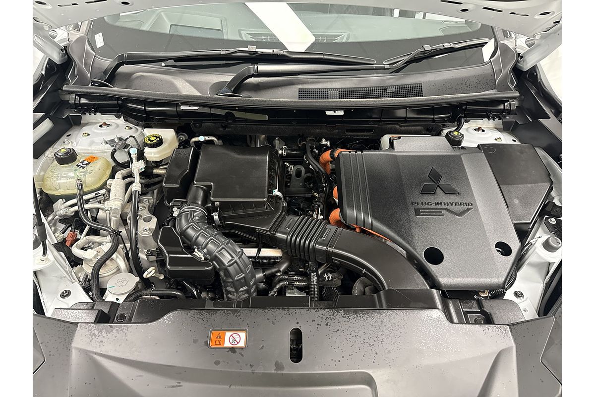 2022 Mitsubishi Outlander PHEV Exceed Tourer ZM