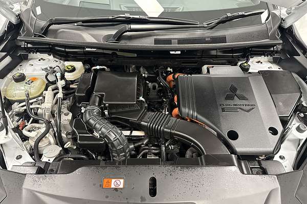2022 Mitsubishi Outlander PHEV Exceed Tourer ZM
