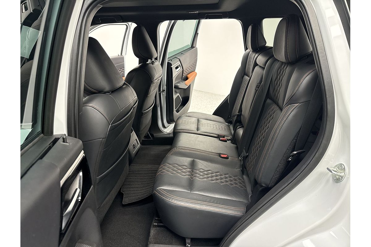 2022 Mitsubishi Outlander PHEV Exceed Tourer ZM