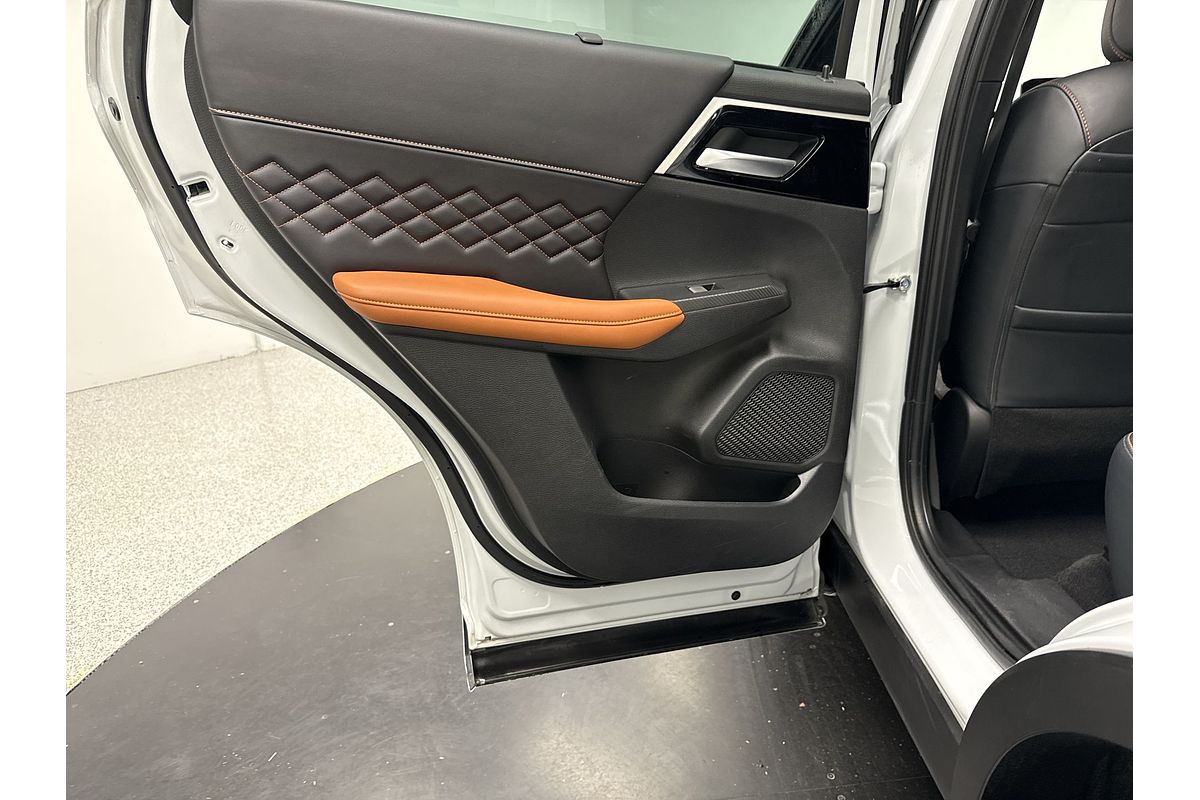 2022 Mitsubishi Outlander PHEV Exceed Tourer ZM
