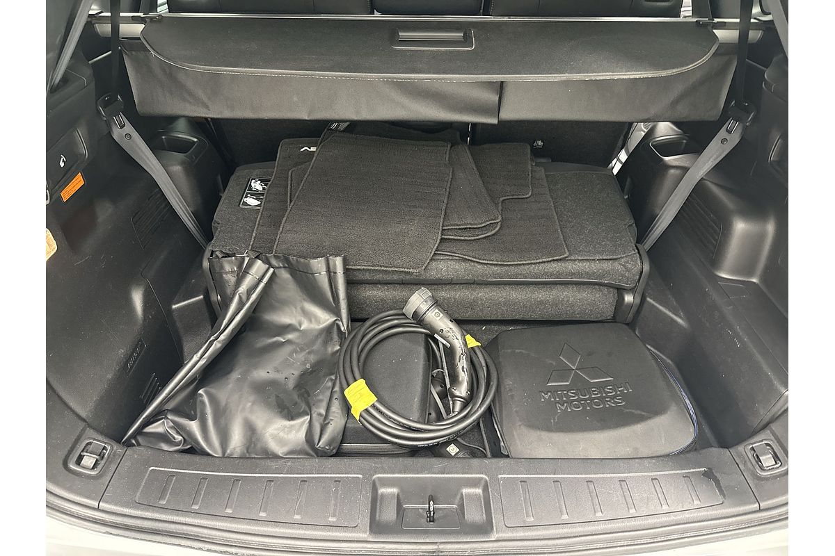 2022 Mitsubishi Outlander PHEV Exceed Tourer ZM