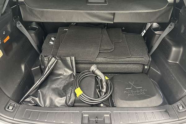 2022 Mitsubishi Outlander PHEV Exceed Tourer ZM