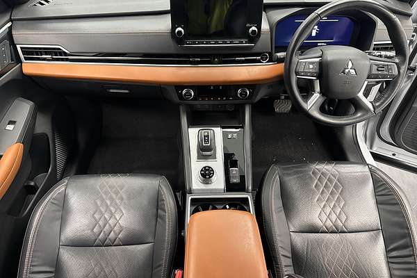 2022 Mitsubishi Outlander PHEV Exceed Tourer ZM
