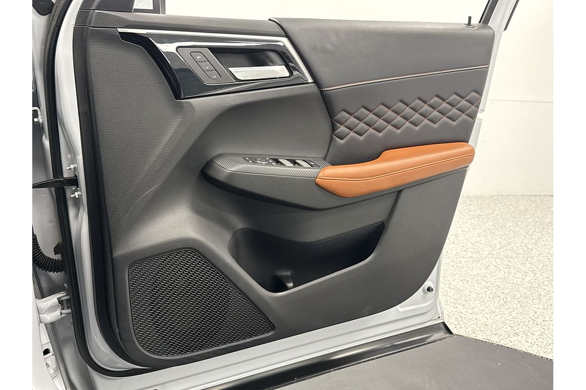 2022 Mitsubishi Outlander PHEV Exceed Tourer ZM