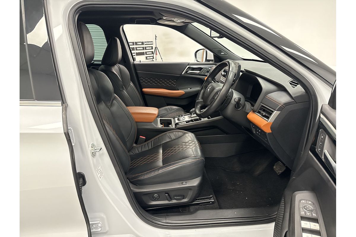 2022 Mitsubishi Outlander PHEV Exceed Tourer ZM
