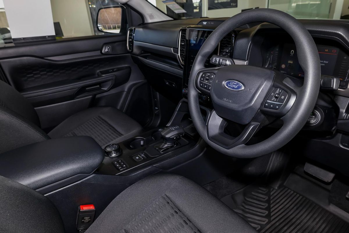 2024 Ford Everest Ambiente 2.0L