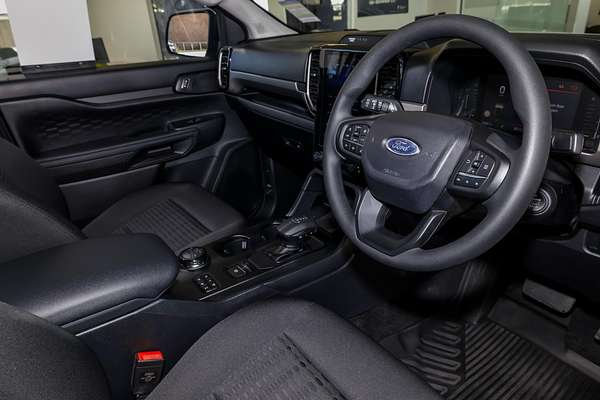 2024 Ford Everest Ambiente 2.0L