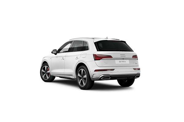 2025 Audi Q5 55 TFSI e S line FY