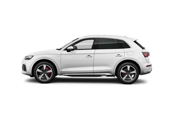 2025 Audi Q5 55 TFSI e S line FY