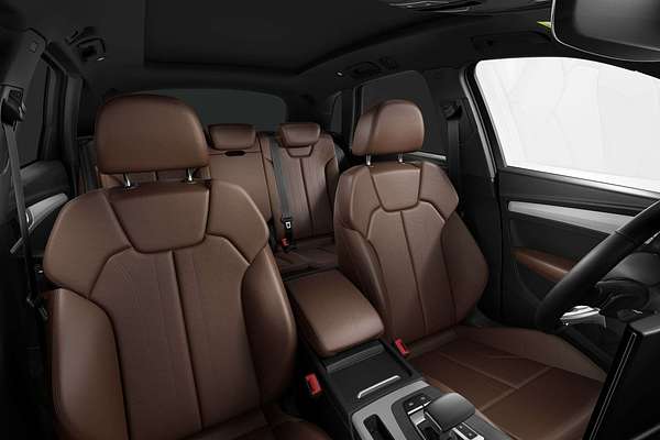 2025 Audi Q5 55 TFSI e S line FY