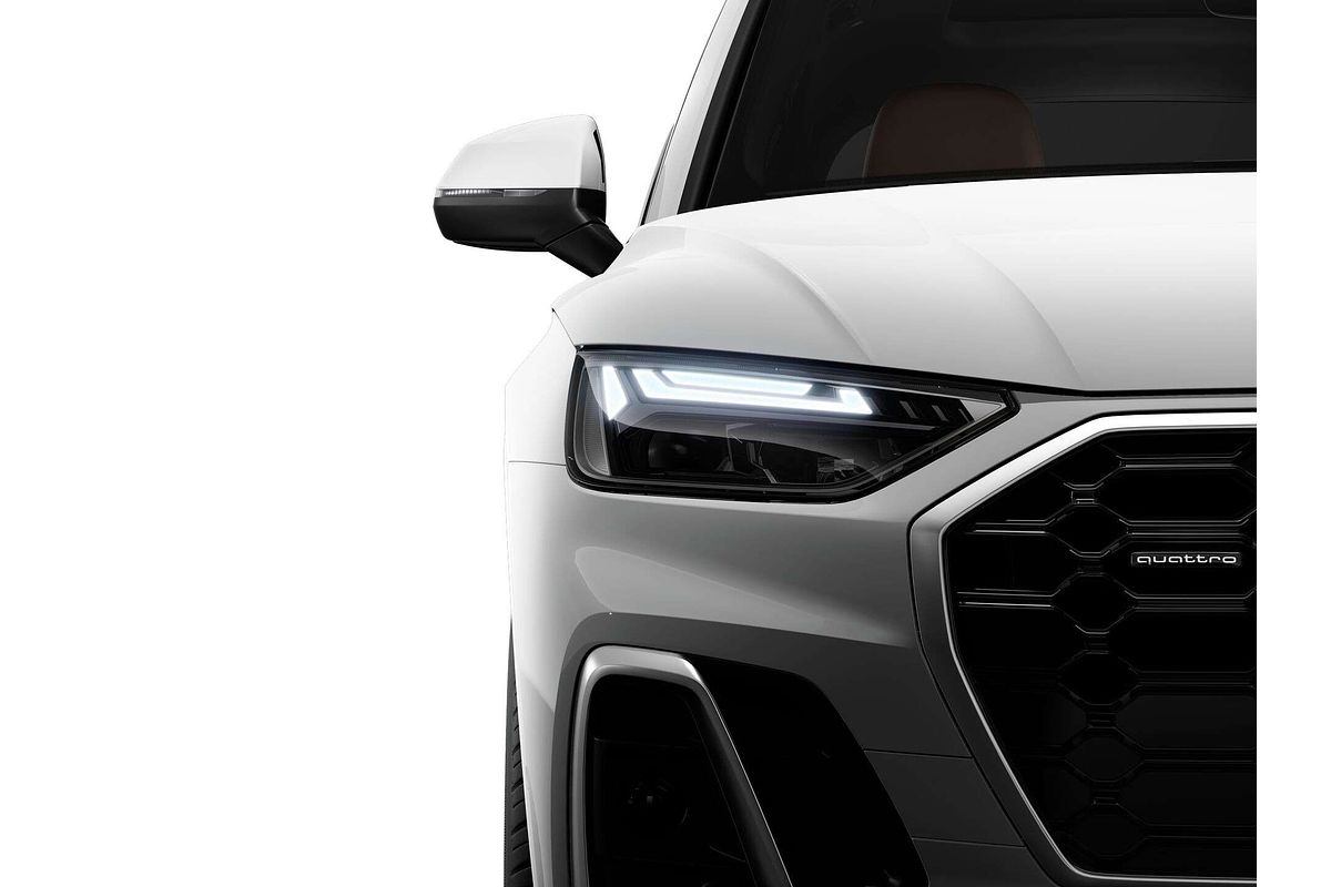 2025 Audi Q5 55 TFSI e S line FY