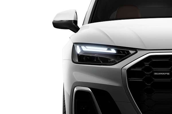 2025 Audi Q5 55 TFSI e S line FY