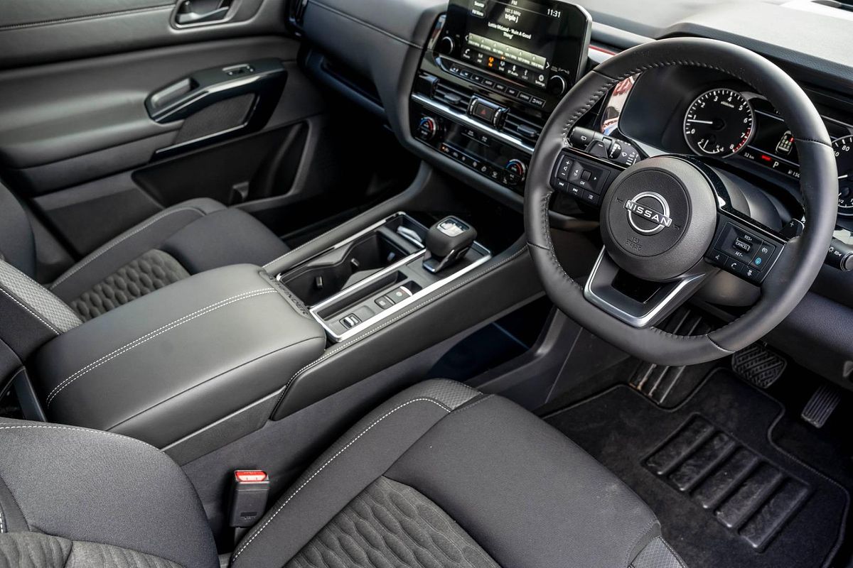 2024 Nissan Pathfinder ST-L R53