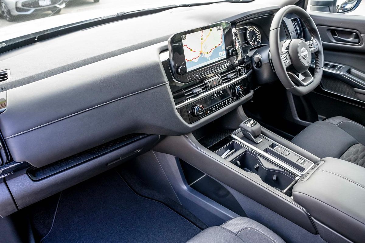 2024 Nissan Pathfinder ST-L R53